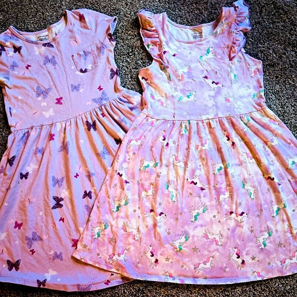 2 little girls dresses